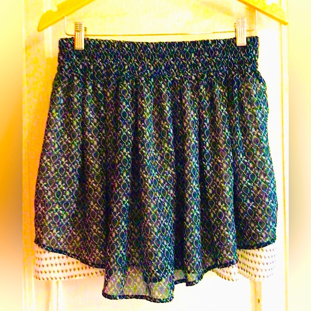 Adorable Converse Mini Skirt Size 6